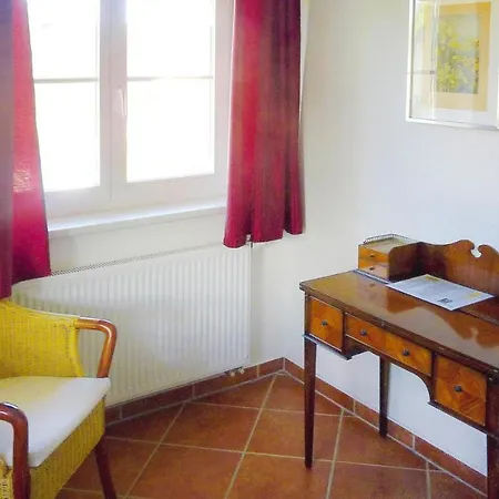 Semi-detached House, Am Darss Nyaraló *