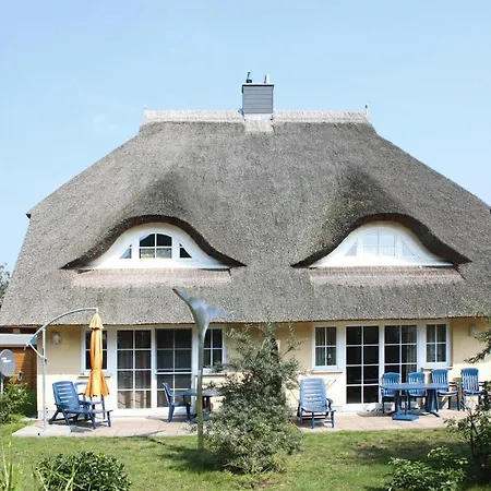 Semi-detached House, Am Darss Nyaraló